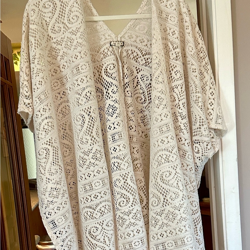 Eyeshadow Cream Crochet Kimono - Beautiful!